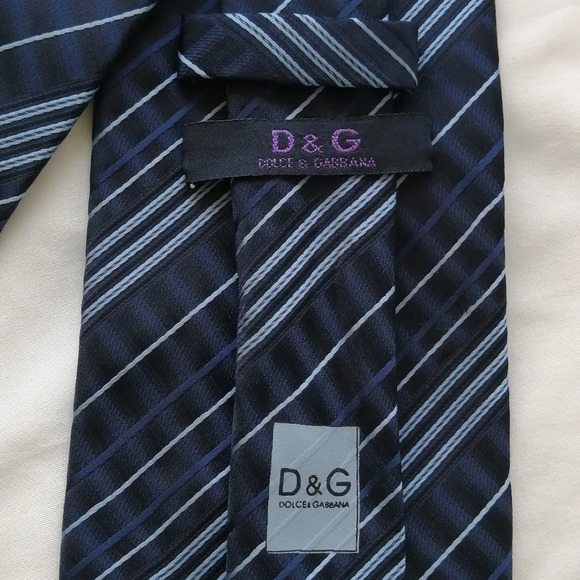 Dolce & Gabbana Silk Textured Navy and Blue Striped Tie Classic Luxury - Picture 9 of 15